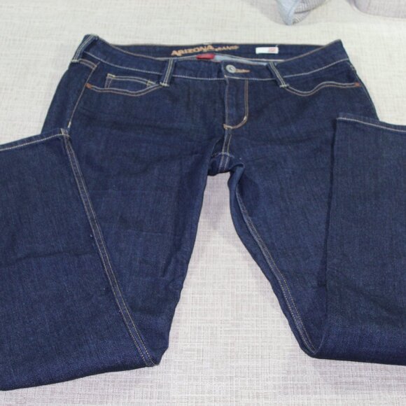 NWOT Arizona Jean Co Size 11 Straight Leg Blue Jeans - Picture 1 of 5